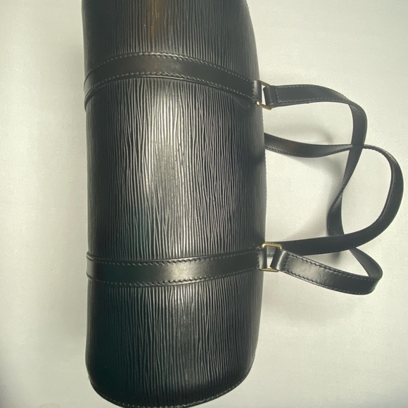 Authentic Louis Vuitton Epi Noir soufflot papillon - Picture 2 of 8